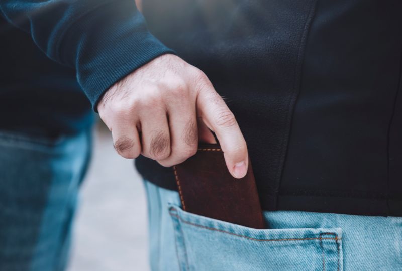 WATCH: Pickpocketing gang targeting bus passengers arrested in Kuwait